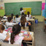 clases-aula-maestro-alumnosjpg