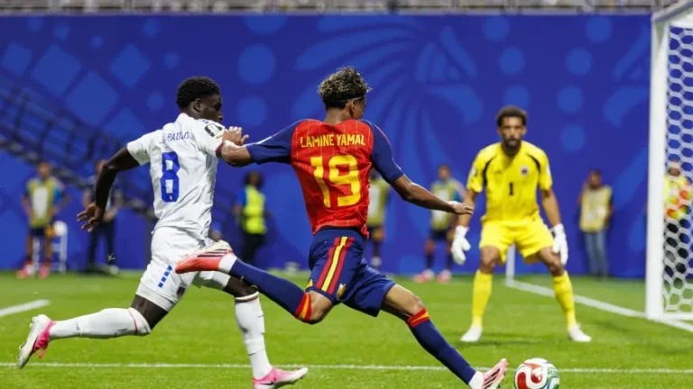 lamine-yamal-vozinha-espana-cabo-verde-mundial_862x485
