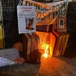 marcha-agostina-fuera-la-casa