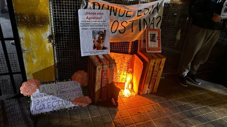 marcha-agostina-fuera-la-casa