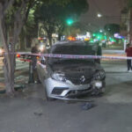 el-auto-de-la-victima-termino-sobre-la-vereda-foto-captura-de-video-ADUFLGHOTRFMFHN4IU5PGRHOWI