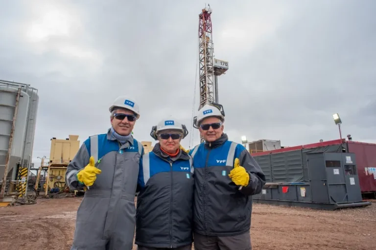 shale-tres-toto-caputo-kristalina-georgieva-y-horacio-marin-vaca-muerta