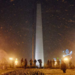 una-postal-inedita-el-9-de-julio-de-2007-la-nieve-caia-sobre-el-obelisco-porteno-y-fue-la-unica-vez-