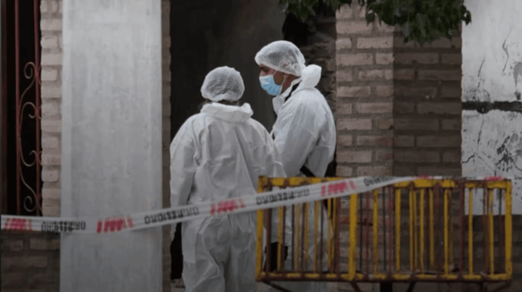 el-hijo-de-la-pareja-sufrio-heridas-al-intentar-salvar-a-sus-padres-foto-gentileza-info-del-estero-3S3T262N2BHBPGHYUYBYILVGUU