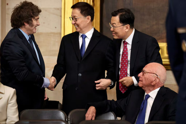javier-milei-con-el-vicepresidente-de-china-han-zheng-en-el-capitolio-de-los-estados-unidos-foto-chip-somodevillapool-via-reuters-FBOW2TYX4LHR5NVQPA6HNA4QBI