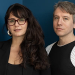 julieta-cayetina-y-dennis-smith-autores-de-eye-y-yo-que-se-publica-y-vuelve-a-escena-por-tres-funcio
