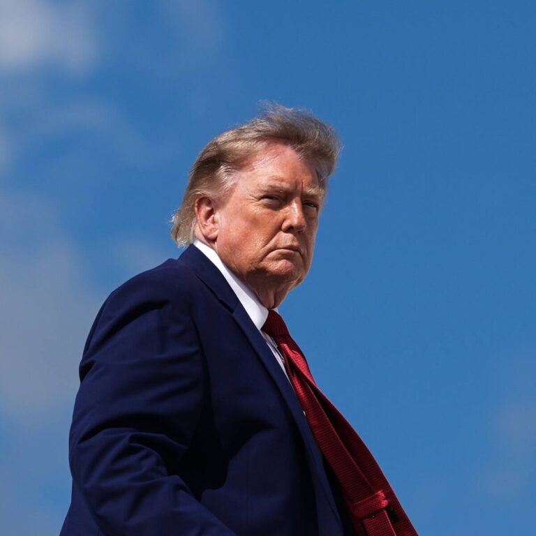 el-presidente-donald-trump-subiendose-al-air-AAOLBWYBPFGCJGLIQVR7B3FLYU