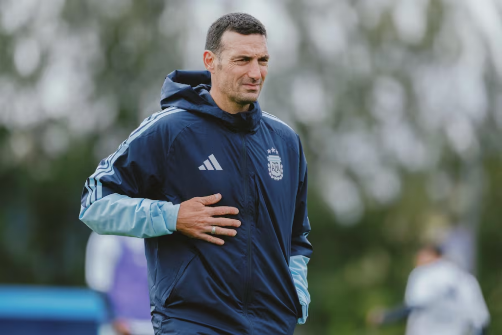 lionel-scaloni-aun-no-respondio-la-propuesta-de-3XZHVJEERFATBLCR7YCNMJMTIY